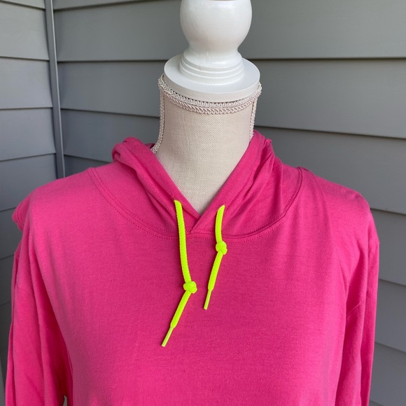 Hot pink long sleeve hooded t shirt - Picture 6 of 7